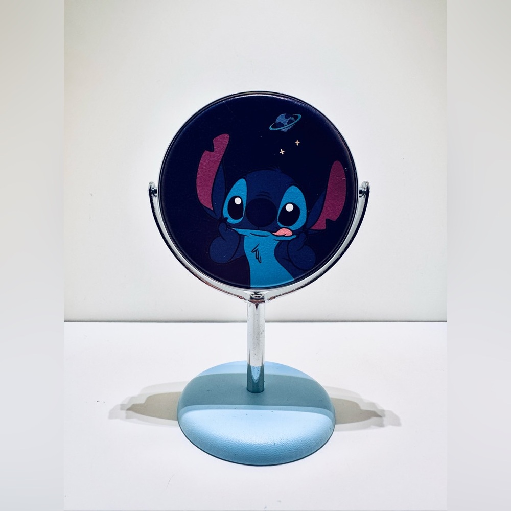 Stitch Rotatable Mirror